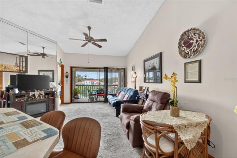 Condo in Sebring, Florida, 2 bedrooms № 1902161 - photo 11