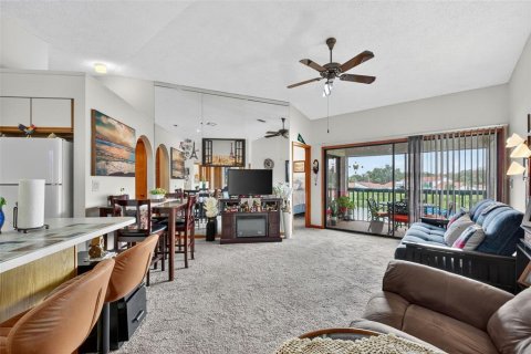 Condo in Sebring, Florida, 2 bedrooms № 1902161 - photo 12