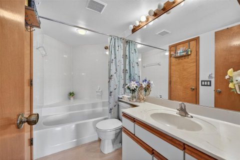 Condo in Sebring, Florida, 2 bedrooms № 1902161 - photo 22