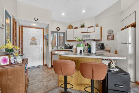 Condo in Sebring, Florida, 2 bedrooms № 1902161 - photo 7