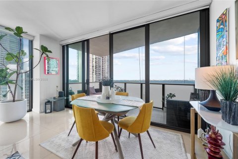 Купить кондоминиум в Майами, Флорида 2 спальни, 121.79м2, № 1971233 - фото 24