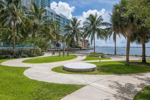 Купить кондоминиум в Майами, Флорида 2 спальни, 121.79м2, № 1971233 - фото 30