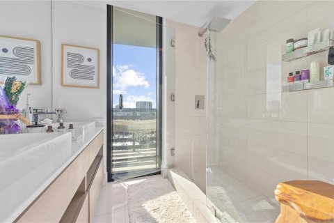 Купить кондоминиум в Майами, Флорида 2 спальни, 121.79м2, № 1971233 - фото 5