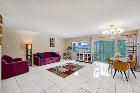 Condominio en venta en Hallandale Beach, Florida, 1 dormitorio, 78.97 m2 № 1874745 - foto 11