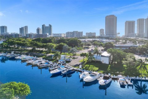 Condominio en venta en Hallandale Beach, Florida, 1 dormitorio, 78.97 m2 № 1874745 - foto 4