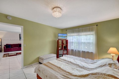 Condominio en venta en Hallandale Beach, Florida, 1 dormitorio, 78.97 m2 № 1874745 - foto 30