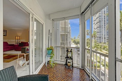 Condominio en venta en Hallandale Beach, Florida, 1 dormitorio, 78.97 m2 № 1874745 - foto 23