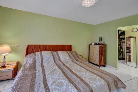 Condominio en venta en Hallandale Beach, Florida, 1 dormitorio, 78.97 m2 № 1874745 - foto 29