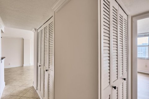 Condominio en venta en Pompano Beach, Florida, 2 dormitorios, 111.48 m2 № 2182078 - foto 12