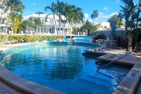Copropriété à louer à Fort Lauderdale, Floride: 1 chambre, 58.06 m2 № 1982660 - photo 17