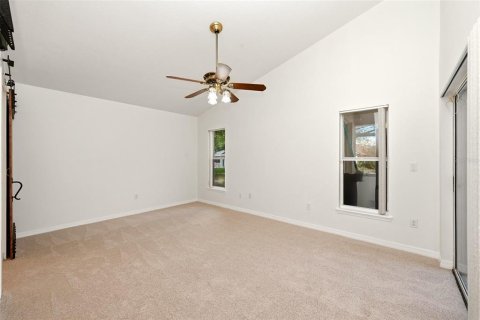 House in Clermont, Florida 4 bedrooms, 197.51 sq.m. № 2101947 - photo 29