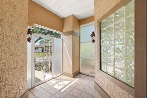 House in Clermont, Florida 4 bedrooms, 197.51 sq.m. № 2101947 - photo 9