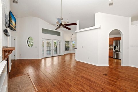 House in Clermont, Florida 4 bedrooms, 197.51 sq.m. № 2101947 - photo 14