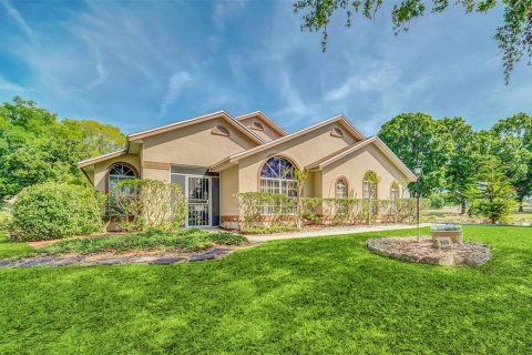 House in Clermont, Florida 4 bedrooms, 197.51 sq.m. № 2101947 - photo 3