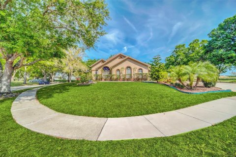 House in Clermont, Florida 4 bedrooms, 197.51 sq.m. № 2101947 - photo 4