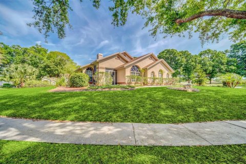 House in Clermont, Florida 4 bedrooms, 197.51 sq.m. № 2101947 - photo 5