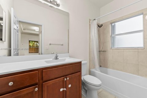 House in Homestead, Florida 3 bedrooms, 142.6 sq.m. № 2041653 - photo 7