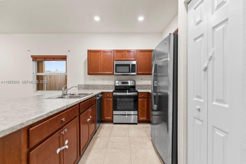 House in Homestead, Florida 3 bedrooms, 142.6 sq.m. № 2041653 - photo 18