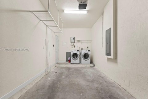 House in Homestead, Florida 3 bedrooms, 142.6 sq.m. № 2041653 - photo 9