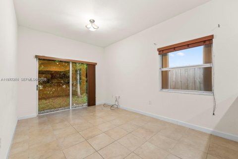 House in Homestead, Florida 3 bedrooms, 142.6 sq.m. № 2041653 - photo 8