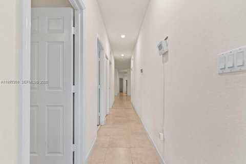 House in Homestead, Florida 3 bedrooms, 142.6 sq.m. № 2041653 - photo 11