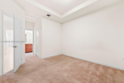 House in Homestead, Florida 3 bedrooms, 142.6 sq.m. № 2041653 - photo 6