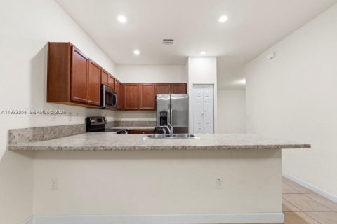 House in Homestead, Florida 3 bedrooms, 142.6 sq.m. № 2041653 - photo 16