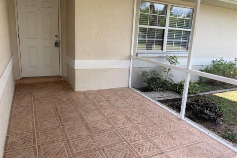 House in Port Charlotte, Florida 3 bedrooms, 108.97 sq.m. № 1855807 - photo 2