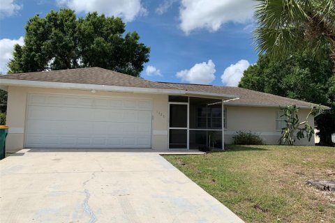 House in Port Charlotte, Florida 3 bedrooms, 108.97 sq.m. № 1855807 - photo 1