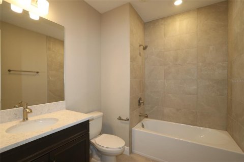 House in Bradenton, Florida 4 bedrooms, 237.74 sq.m. № 1869361 - photo 17