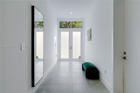 Adosado en venta en Miami, Florida, 4 dormitorios, 274.53 m2 № 1996023 - foto 4