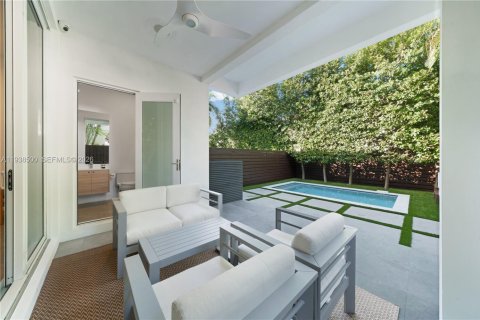 Adosado en venta en Miami, Florida, 4 dormitorios, 274.53 m2 № 1996023 - foto 19
