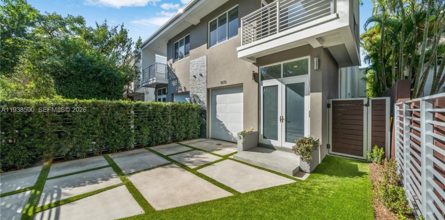 Adosado en Miami, Florida 4 dormitorios, 274.53 m2 № 1996023