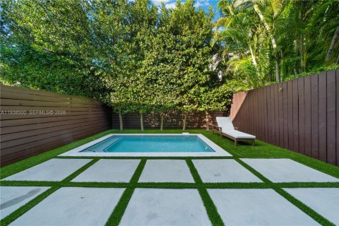 Adosado en venta en Miami, Florida, 4 dormitorios, 274.53 m2 № 1996023 - foto 20