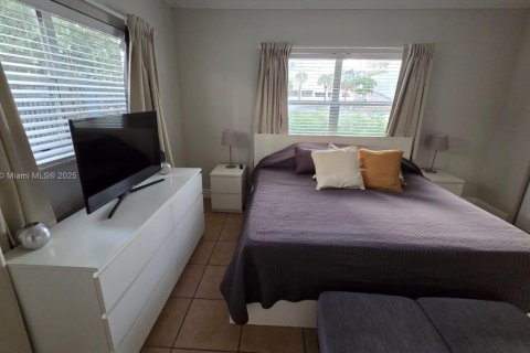 Condo in Hollywood, Florida, 1 bedroom  № 1816412 - photo 14