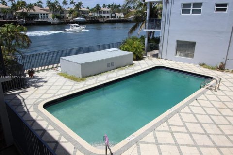Condo in Hollywood, Florida, 1 bedroom  № 1816412 - photo 21