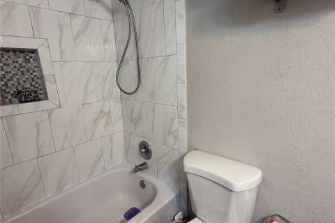 Condo in Orlando, Florida, 2 bedrooms  № 1813168 - photo 24