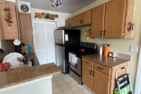 Condo in Orlando, Florida, 2 bedrooms  № 1813168 - photo 16