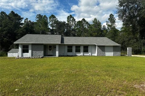 Propiedad comercial en venta en Silver Springs Shores, Florida № 1902214 - foto 1
