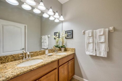 Adosado en venta en Kissimmee, Florida, 5 dormitorios, 188.03 m2 № 1514622 - foto 24