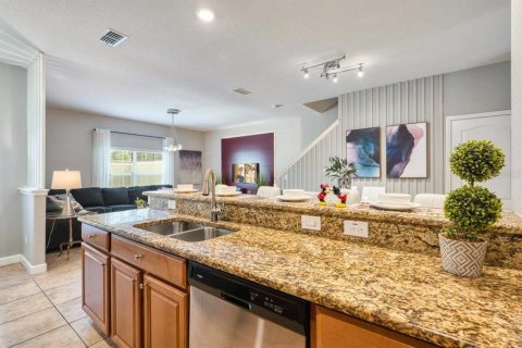 Adosado en venta en Kissimmee, Florida, 5 dormitorios, 188.03 m2 № 1514622 - foto 8