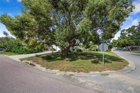 House in Lake Alfred, Florida 4 bedrooms, 188.78 sq.m. № 1876078 - photo 6