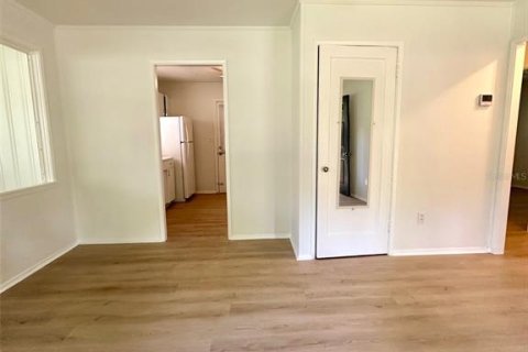 House in Gainesville, Florida 2 bedrooms, 75.44 sq.m. № 1909160 - photo 4