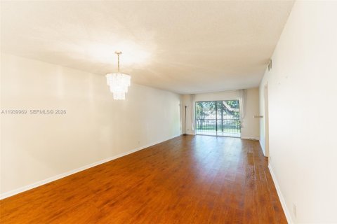 Copropriété à vendre à Pembroke Pines, Floride: 2 chambres, 108.7 m2 № 1999249 - photo 5