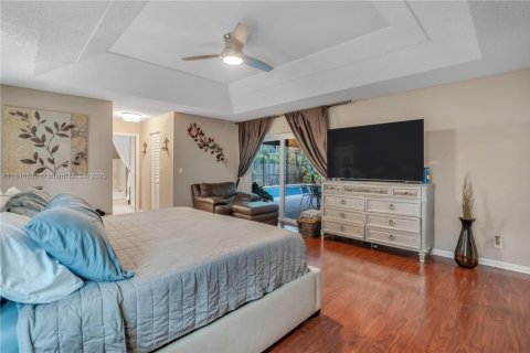 House in Coral Springs, Florida 4 bedrooms, 241.73 sq.m. № 1846175 - photo 17