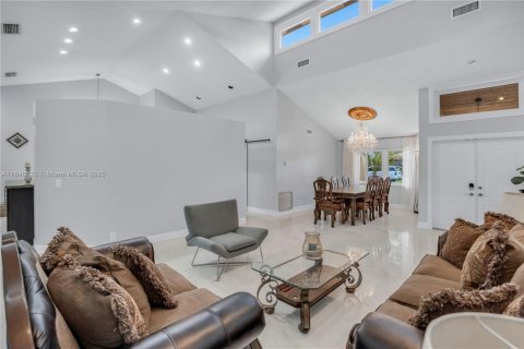 House in Coral Springs, Florida 4 bedrooms, 241.73 sq.m. № 1846175 - photo 5