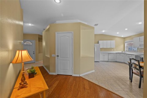House in Wesley Chapel, Florida 2 bedrooms, 133.41 sq.m. № 1755440 - photo 6