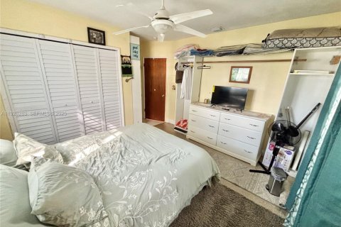 House in Miramar, Florida 3 bedrooms, 147.53 sq.m. № 1986563 - photo 17