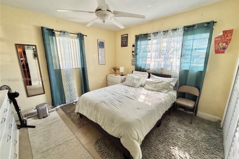 House in Miramar, Florida 3 bedrooms, 147.53 sq.m. № 1986563 - photo 21