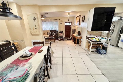 House in Miramar, Florida 3 bedrooms, 147.53 sq.m. № 1986563 - photo 8